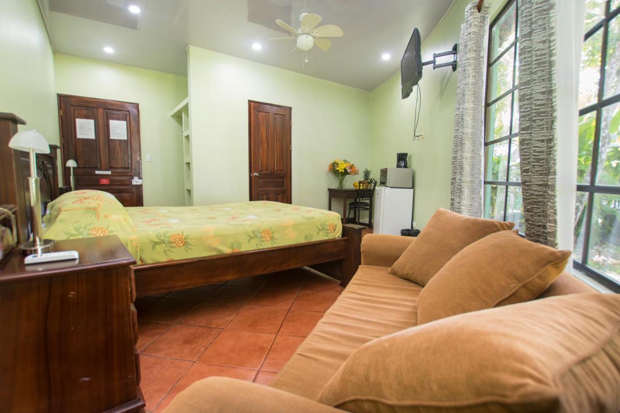 Oceanfront Hotel Verde Mar Direct Access To The Beach Manuel Antonio Extérieur photo