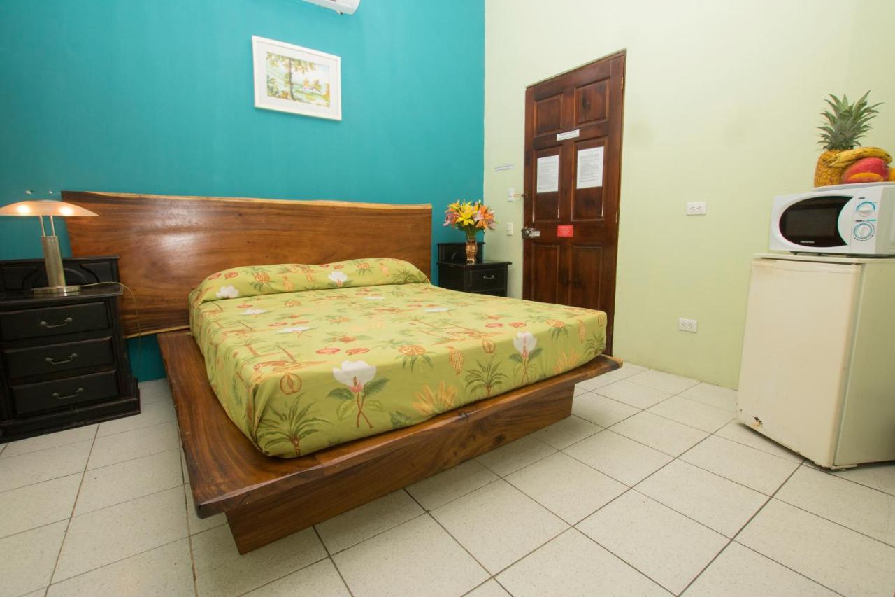 Oceanfront Hotel Verde Mar Direct Access To The Beach Manuel Antonio Extérieur photo