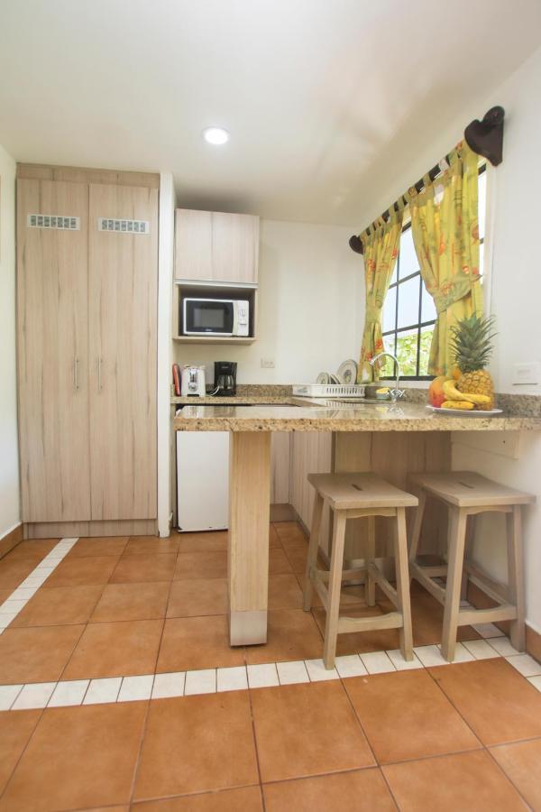 Oceanfront Hotel Verde Mar Direct Access To The Beach Manuel Antonio Extérieur photo