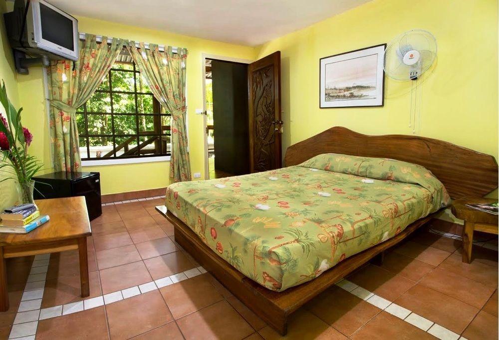 Oceanfront Hotel Verde Mar Direct Access To The Beach Manuel Antonio Extérieur photo